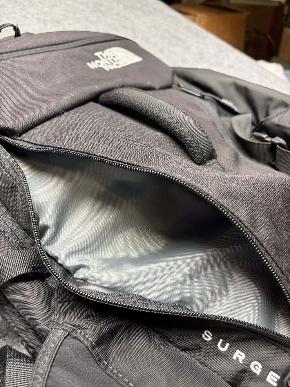 The North Face Surge FlexVent Everyday Backpack, laptop bag-Hike-black-mint-NWOT - Picture 8 of 16